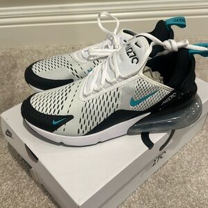 Air max 270 sneakers size 9.